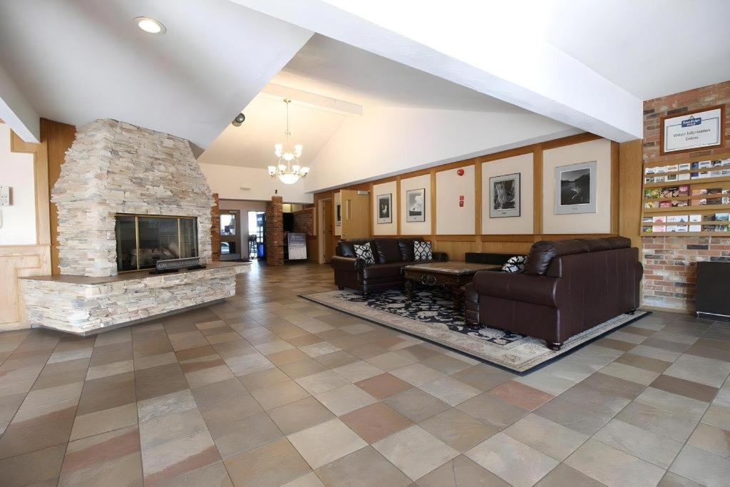 Medicine Hat Inn & Suites Eksteriør bilde